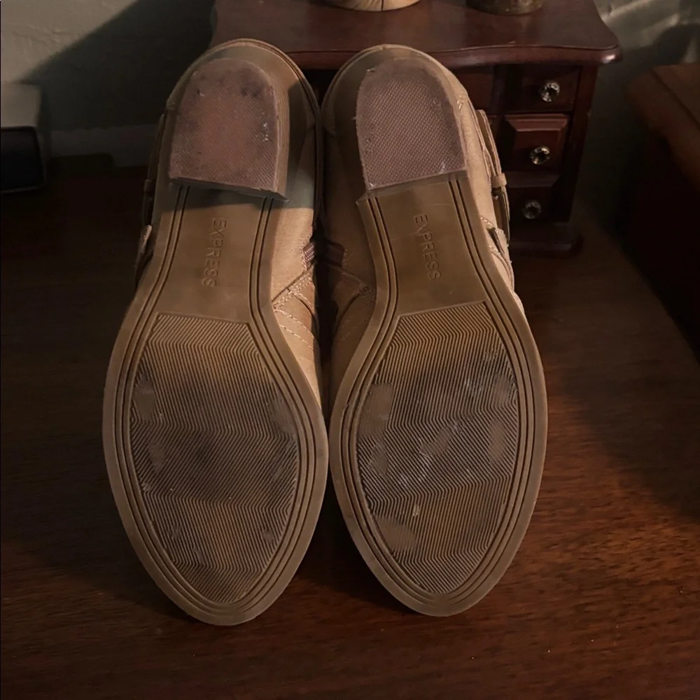 Express Tan Studded Double Buckle Ankle Booties size 7 - Picture 9 of 11